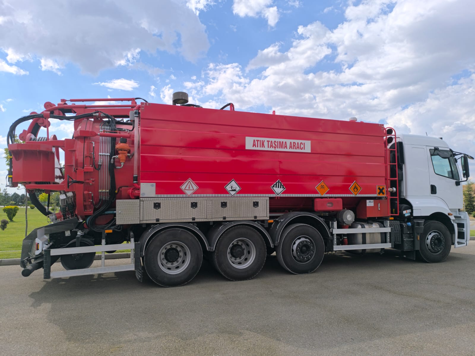 Lisanslı (ADR'li) Araçla Tehlikeli Atık Taşıma